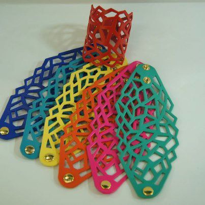 BRACELETE ABSTRATO VAZADO CÓD. 0015