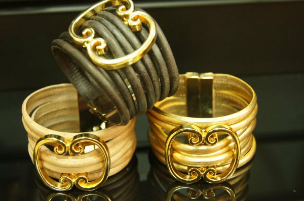 BRACELETE 7 TIRAS COM METAL CÓD. 0111